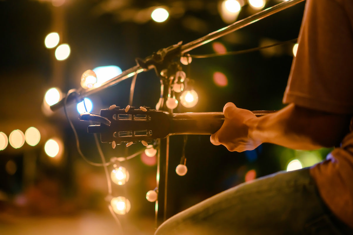 Artistas Emergentes do Brasil: Novos Nomes que Estão se Destacando na Música e nas Artes Visuais